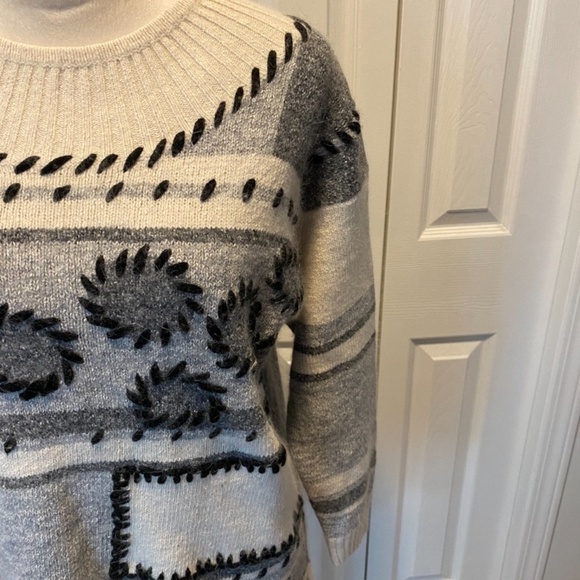 Women’s size M I B Diffusion pullover - Picture 3 of 7